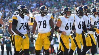 Seeking Advice From Steelers Of The Past Dan Moore Finds Missing Piece To Offensive Line Room (Pittsburgh Steelers). Photo by Eric Hartline / USA Today